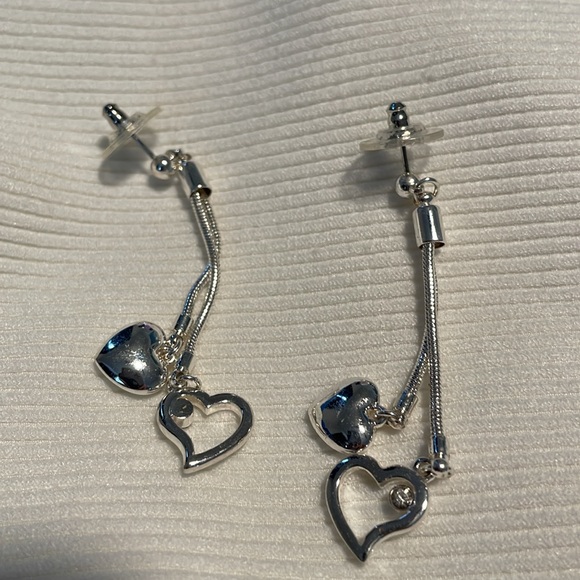 Silver drop post earrings with heart accents - Picture 2 of 3